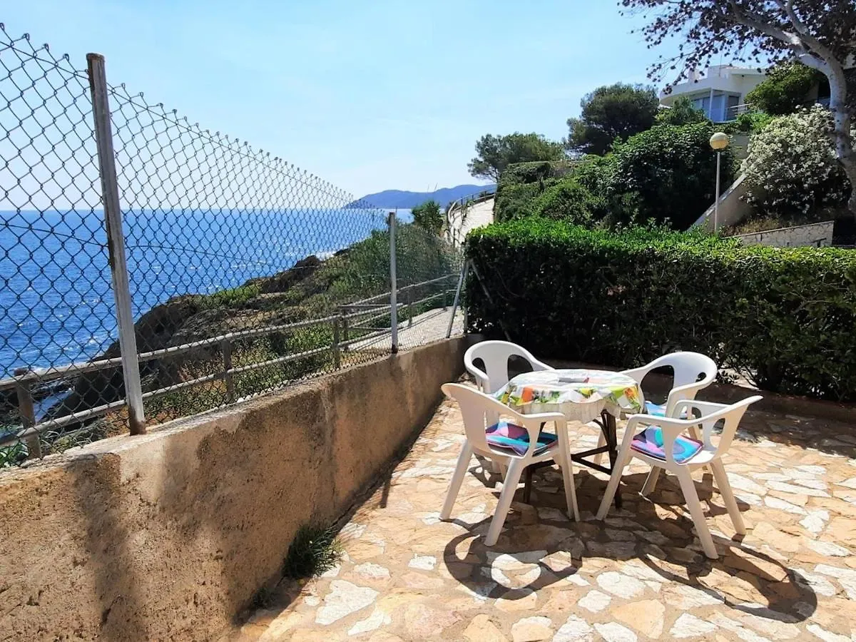 Apartamento Familiar Frente Al Mar Con Jardin, Barbacoa, Aparcamiento Y Mascotas Permitidas - Es-170-70 Llanca Apartment