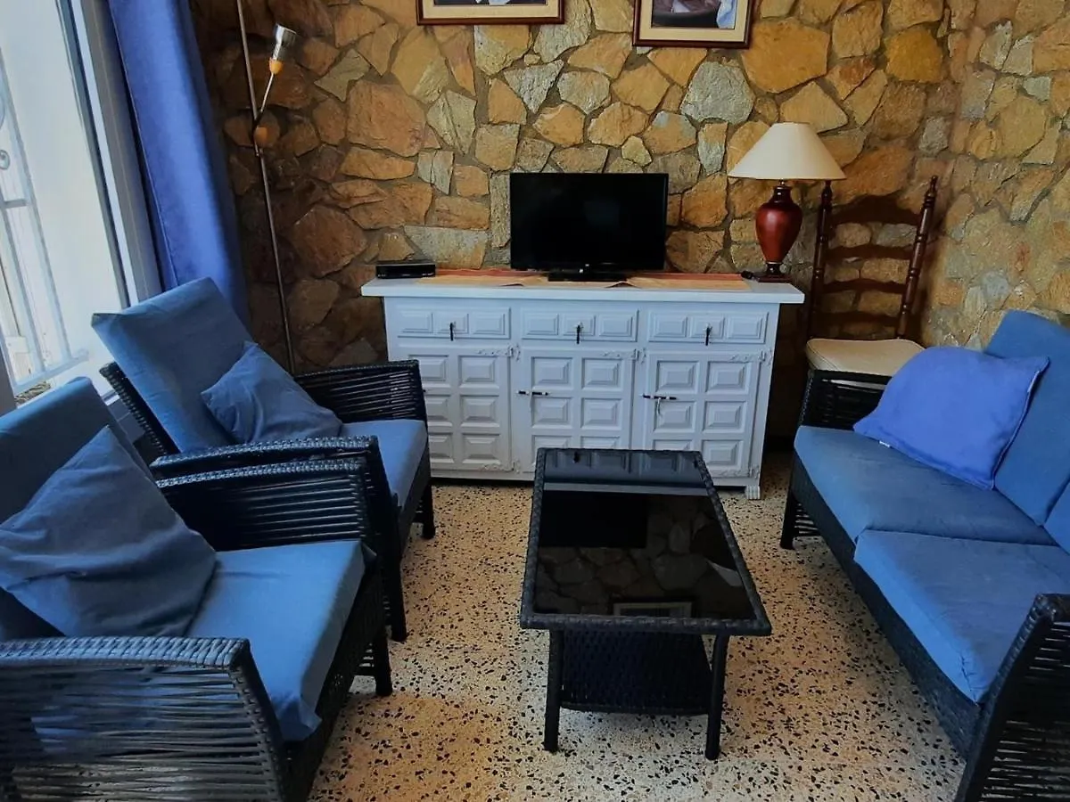 Apartamento Familiar Frente Al Mar Con Jardin, Barbacoa, Aparcamiento Y Mascotas Permitidas - Es-170-70 Llanca
