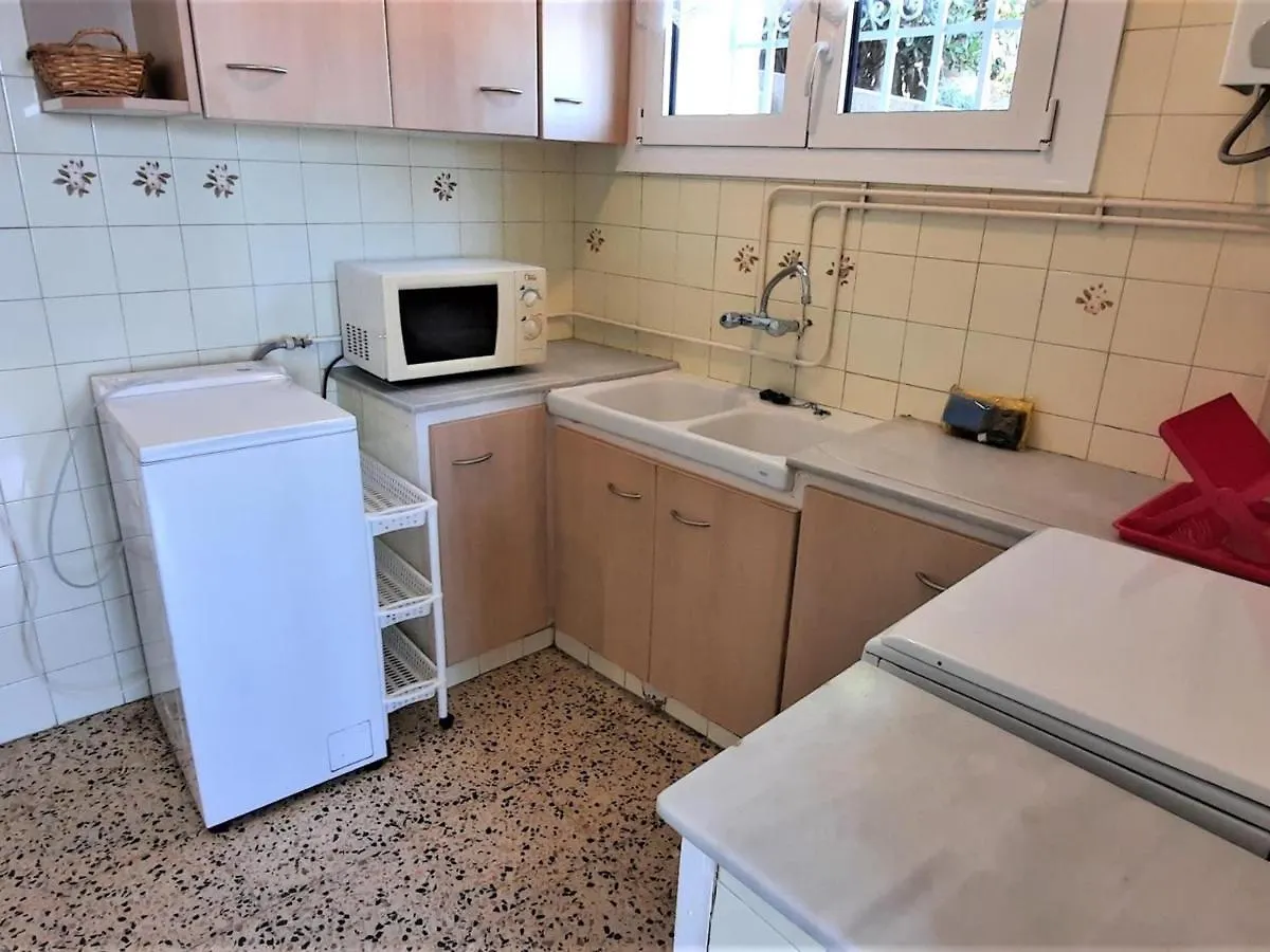 Apartamento Familiar Frente Al Mar Con Jardin, Barbacoa, Aparcamiento Y Mascotas Permitidas - Es-170-70 Llanca