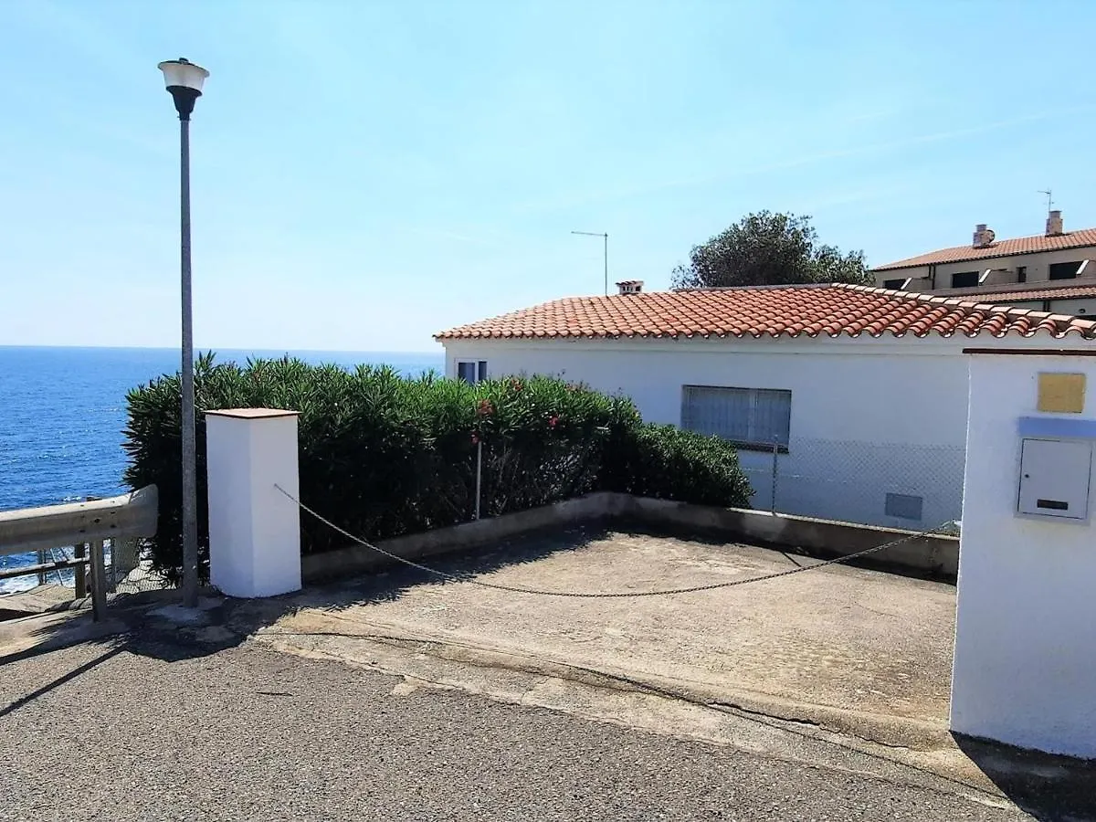 Apartamento Familiar Frente Al Mar Con Jardin, Barbacoa, Aparcamiento Y Mascotas Permitidas - Es-170-70 Llanca Spain