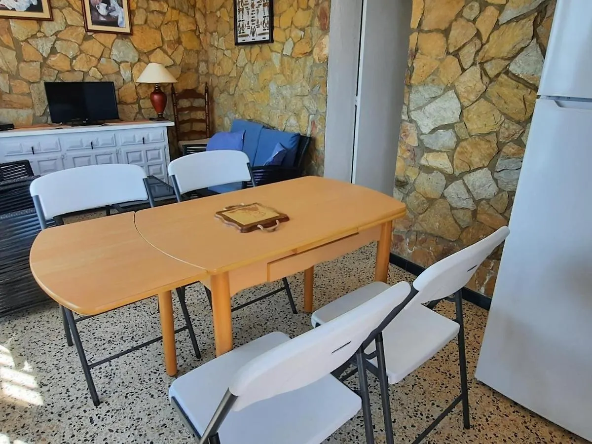 Apartamento Familiar Frente Al Mar Con Jardin, Barbacoa, Aparcamiento Y Mascotas Permitidas - Es-170-70 Llanca