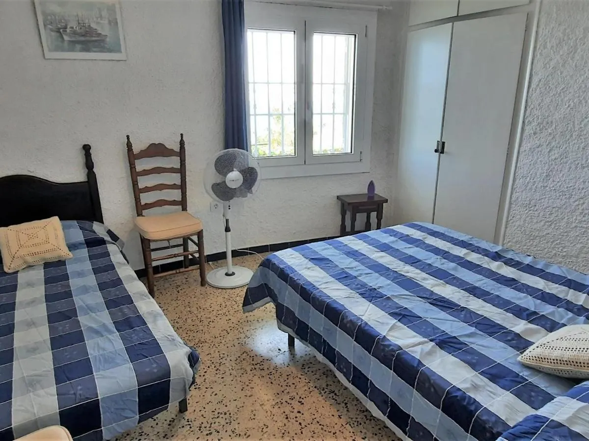 Apartamento Familiar Frente Al Mar Con Jardin, Barbacoa, Aparcamiento Y Mascotas Permitidas - Es-170-70 Llança Daire