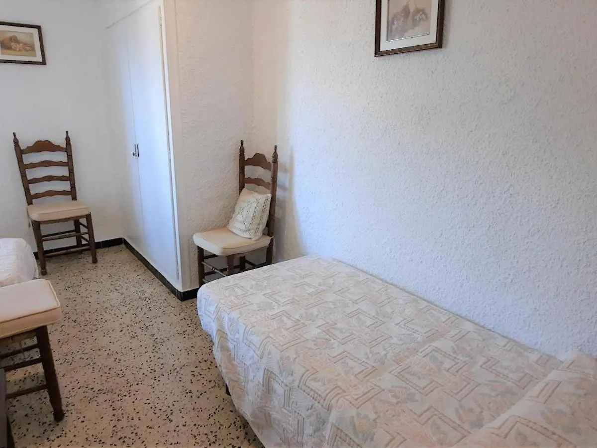 Apartamento Familiar Frente Al Mar Con Jardin, Barbacoa, Aparcamiento Y Mascotas Permitidas - Es-170-70 Llanca Spain